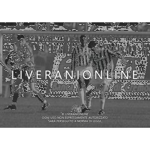 RETROSPETTIVA ROBERTO BAGGIO CALCIATORE NELLA FOTO ROBERTO BAGGIO NEL\'ANNO 1991-1992 CON LA MAGLIA DELLA JUVENTUS  AG ALDO LIVERANI SAS 
