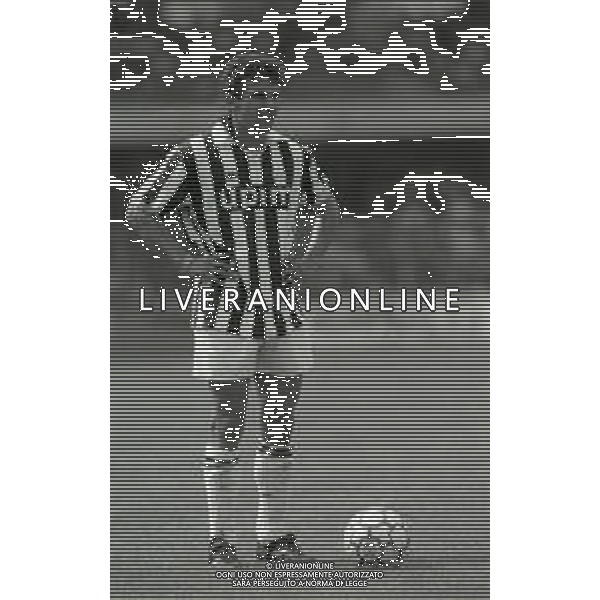 RETROSPETTIVA ROBERTO BAGGIO CALCIATORE NELLA FOTO ROBERTO BAGGIO NEL\'ANNO 1991-1992 CON LA MAGLIA DELLA JUVENTUS  AG ALDO LIVERANI SAS 