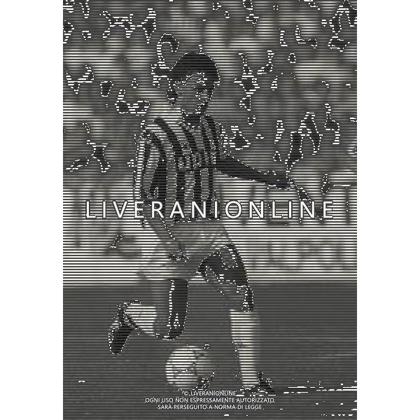 RETROSPETTIVA ROBERTO BAGGIO CALCIATORE NELLA FOTO ROBERTO BAGGIO NEL\'ANNO 1990-1991 CON LA MAGLIA DELLA JUVENTUS  AG ALDO LIVERANI SAS  