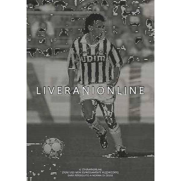 RETROSPETTIVA ROBERTO BAGGIO CALCIATORE NELLA FOTO ROBERTO BAGGIO NEL\'ANNO 1990-1991 CON LA MAGLIA DELLA JUVENTUS  AG ALDO LIVERANI SAS  