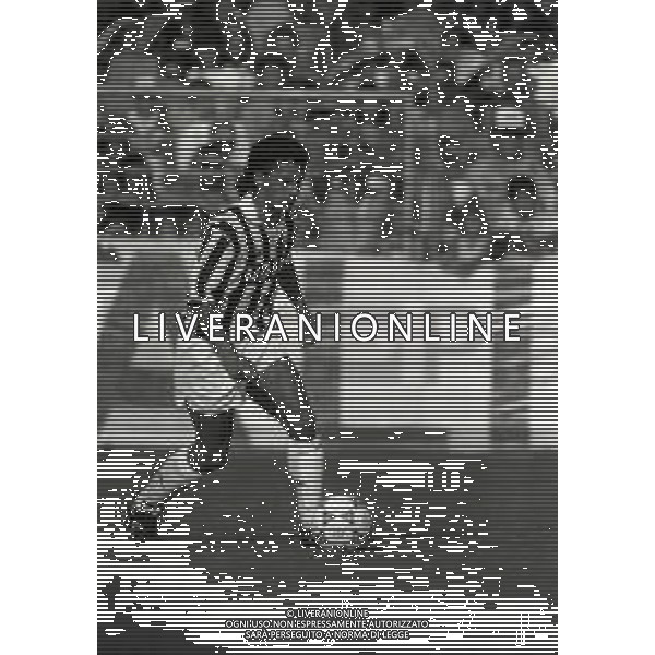 RETROSPETTIVA ROBERTO BAGGIO CALCIATORE NELLA FOTO ROBERTO BAGGIO NEL\'ANNO 1990-1991 CON LA MAGLIA DELLA JUVENTUS  AG ALDO LIVERANI SAS  