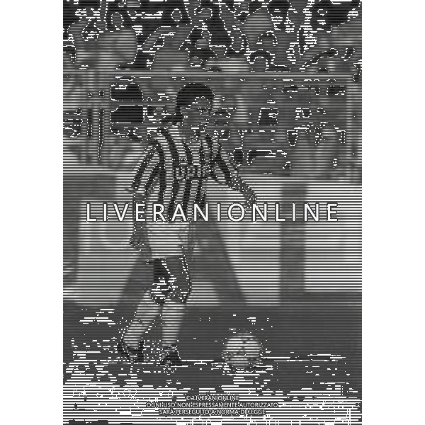RETROSPETTIVA ROBERTO BAGGIO CALCIATORE NELLA FOTO ROBERTO BAGGIO NEL\'ANNO 1990-1991 CON LA MAGLIA DELLA JUVENTUS  AG ALDO LIVERANI SAS  