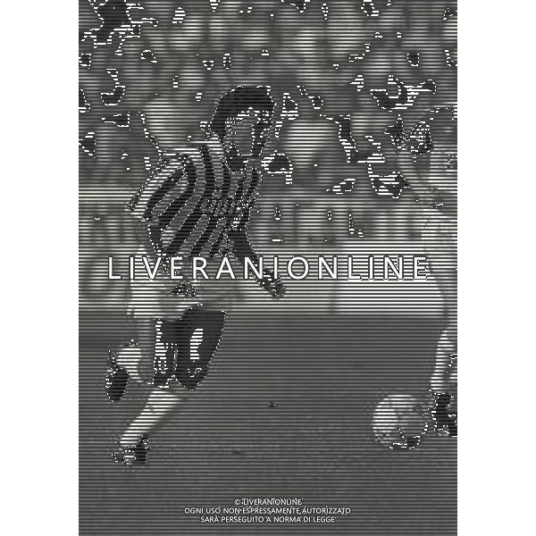 RETROSPETTIVA ROBERTO BAGGIO CALCIATORE NELLA FOTO ROBERTO BAGGIO NEL\'ANNO 1990-1991 CON LA MAGLIA DELLA JUVENTUS  AG ALDO LIVERANI SAS  