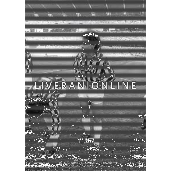 RETROSPETTIVA ROBERTO BAGGIO CALCIATORE NELLA FOTO ROBERTO BAGGIO NEL\'ANNO 1990-1991 CON LA MAGLIA DELLA JUVENTUS  AG ALDO LIVERANI SAS  