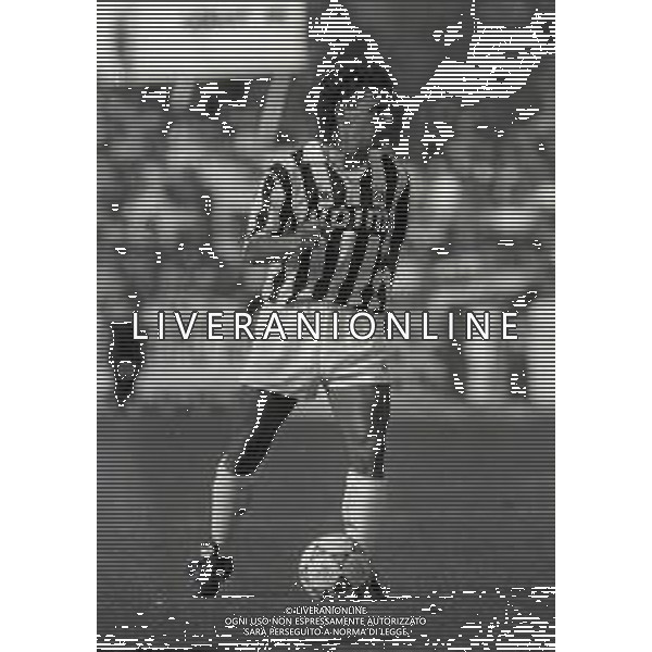 RETROSPETTIVA ROBERTO BAGGIO CALCIATORE NELLA FOTO ROBERTO BAGGIO NEL\'ANNO 1990-1991 CON LA MAGLIA DELLA JUVENTUS  AG ALDO LIVERANI SAS  