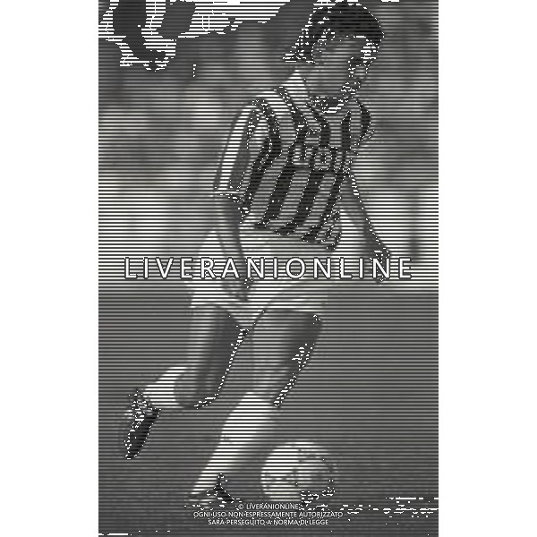 RETROSPETTIVA ROBERTO BAGGIO CALCIATORE NELLA FOTO ROBERTO BAGGIO NEL\'ANNO 1990-1991 CON LA MAGLIA DELLA JUVENTUS  AG ALDO LIVERANI SAS  