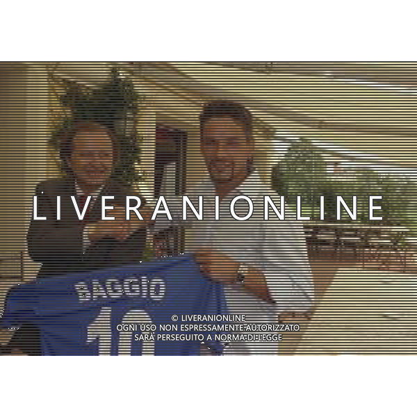 RETROSPETTIVA ROBERTO BAGGIO CALCIATORE NELLA FOTO ROBERTO BAGGIO 14-09-2000 ALLA PRESENTAZIONE A BRESCIA CON IL PRESIDENTE GINO CORIONI AG ALDO LIVERANI SAS 