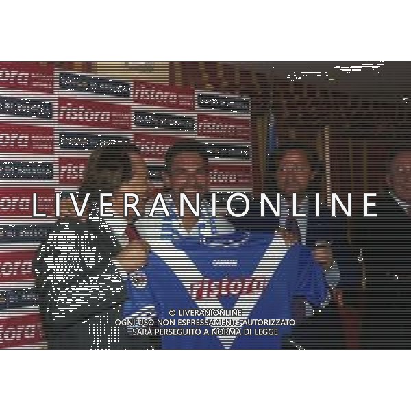 RETROSPETTIVA ROBERTO BAGGIO CALCIATORE NELLA FOTO ROBERTO BAGGIO 14-09-2000 ALLA PRESENTAZIONE A BRESCIA CON IL PRESIDENTE GINO CORIONI E VITTORIO PETRONE AG ALDO LIVERANI SAS 