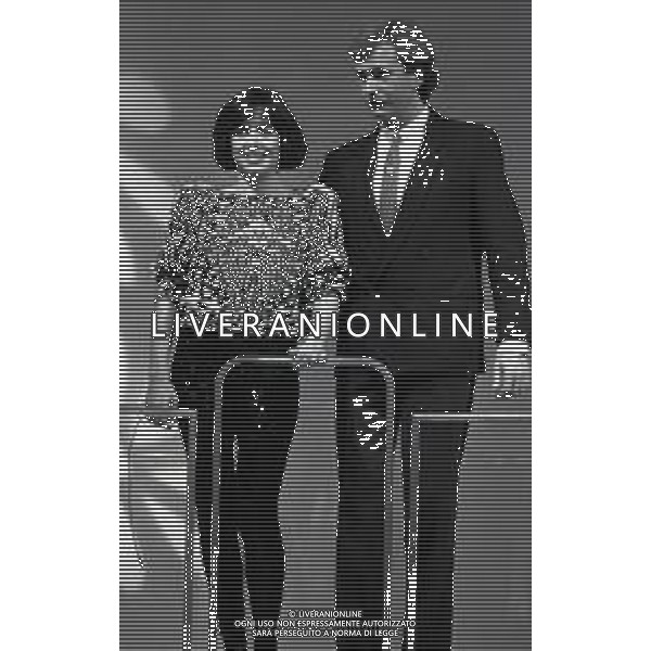 RETROSPETTIVA SABINA CIUFFINI PRESENTATRICE TELEVISIVA NELLA FOTO SABINA CIUFFINI CON MARCO PREDOLIN NELLA TRASMISSIONE TELEVISIVA “M\'AMA O NON M\'AMA“ NBELL\'ANNO 1983 AG ALDO LIVERANI SAS