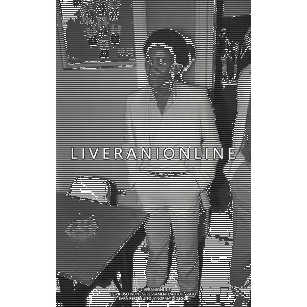 RETROSPETTIVA JUARY CALCIATORE NELLA FOTO JUARY ALLA PRESENTAZIONE STAMPA IN SEDE INTER A MILANO NELL\'ANNO 1982-1983 AG ALDO LIVERANI SAS  