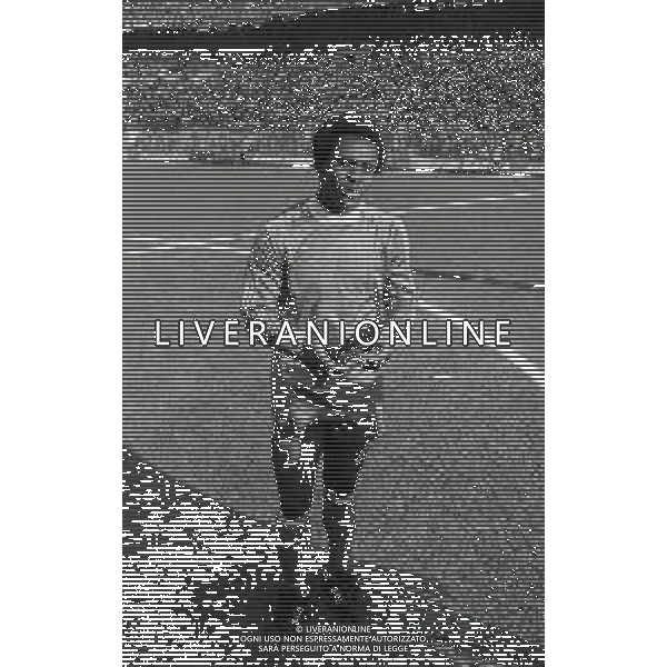 RETROSPETTIVA JUARY CALCIATORE NELLA FOTO JUARY CON LA MAGLIA DELL\'AVELLINO CALCIO NELL\'ANNO 1980 AG ALDO LIVERANI SAS RETROSPETTIVA JUARY CALCIATORE NELLA FOTO JUARY CON LA MAGLIA DELL\'AVELLINO CALCIO AG ALDO LIVERANI SAS