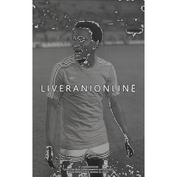 RETROSPETTIVA JUARY CALCIATORE NELLA FOTO JUARY CON LA MAGLIA DELL\'AVELLINO CALCIO NELL\'ANNO 1980 AG ALDO LIVERANI SAS