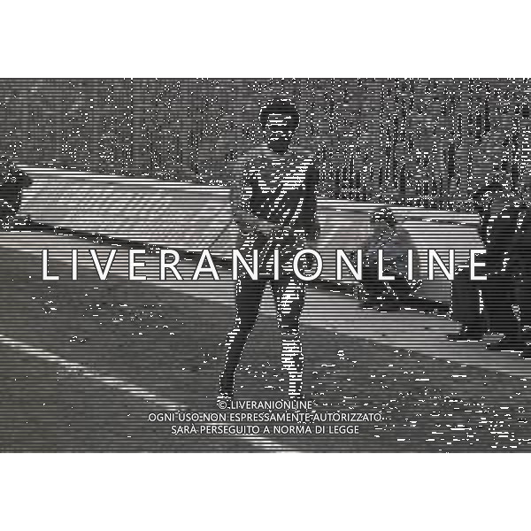 RETROSPETTIVA JUARY CALCIATORE NELLA FOTO JUARY CON LA MAGLIA DELL\'AVELLINO CALCIO NELL\'ANNO 1980 AG ALDO LIVERANI SAS