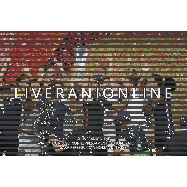 UEFA - FINALE EUROPA LEAGUE Germania 21/08/2020 Siviglia - Inter nella foto: esultanza e festeggiamenti del siviglia con la coppa a fine gara per la vittoria del trofeo ©Claudio Zamagni/Agenzia Aldo Liverani during UEFA EUROPA LEAGUE Germany Final match between Siviglia and and F.C. Internazionale at Rhein Energie Stadium in Cologne on August 21 2020. photo credit by Claudio Zamagni/Aldo Liverani Photo Agency / AGENZIA ALDO LIVERANI SAS