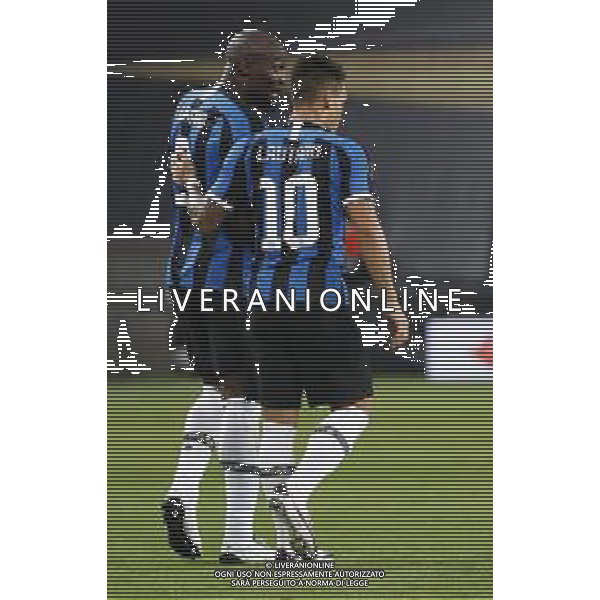 UEFA - FINALE EUROPA LEAGUE Germania 21/08/2020 Siviglia - Inter nella foto: Lukaku Rumelu (f.c.Internazionale) Martinez Lautaro (f.c.Internazionale) ©Claudio Zamagni/Agenzia Aldo Liverani Lukaku Rumelu (f.c.Internazionale) Martinez Lautaro (f.c.Internazionale) during UEFA EUROPA LEAGUE Germany Final match between Siviglia and and F.C. Internazionale at Rhein Energie Stadium in Cologne on August 21 2020. photo credit by Claudio Zamagni/Aldo Liverani Photo Agency