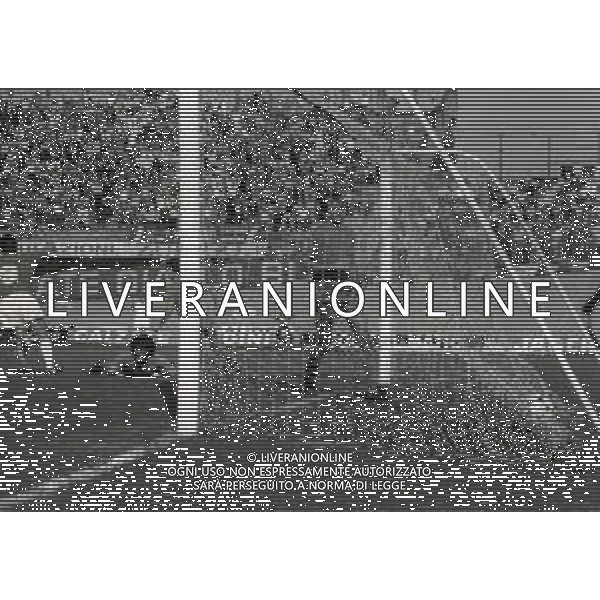 11-10-1981 VARESE-CAMPIONATO DI CALCIO SERIE B VARESE -VERONA 1-0 NELLA FOTO GOAL GAETANO AUTIERI AG ALDO LIVERANI SAS