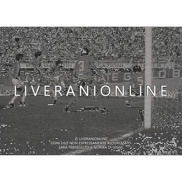 11-10-1981 VARESE-CAMPIONATO DI CALCIO SERIE B VARESE -VERONA 1-0 NELLA FOTO GOAL GAETANO AUTIERI AG ALDO LIVERANI SAS