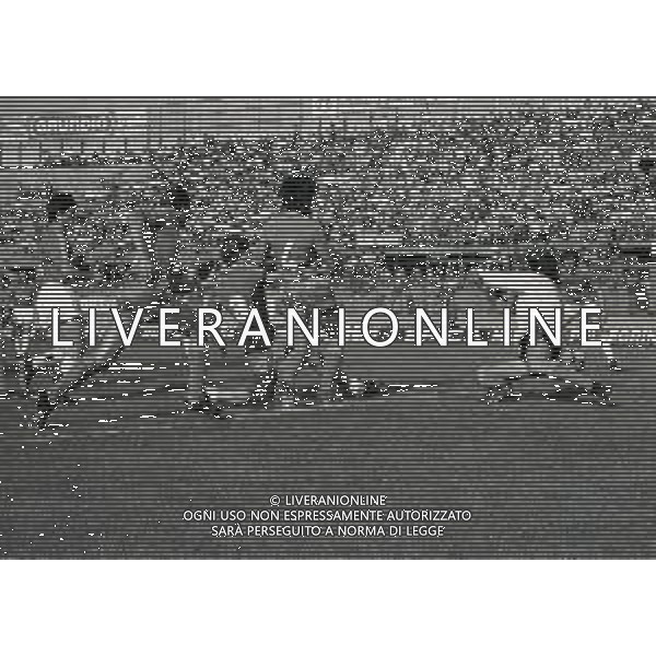 11-10-1981 VARESE-CAMPIONATO DI CALCIO SERIE B VARESE -VERONA 1-0 NELLA FOTO GOAL GAETANO AUTIERI AG ALDO LIVERANI SAS