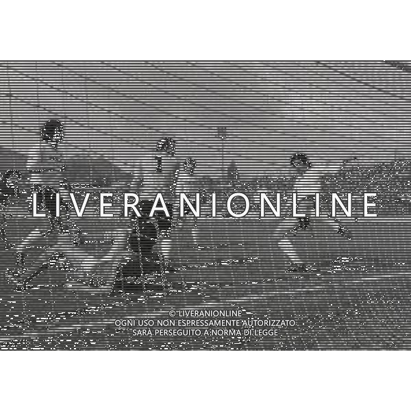 25-04-1982 VARESE CAMPIONATO DI CALCIO SERIE B VARESE PALERMO 3-1 NELLA FOTO GOAL VINCENZO DI GIOVANNI AG ALDO LIVERANI SAS