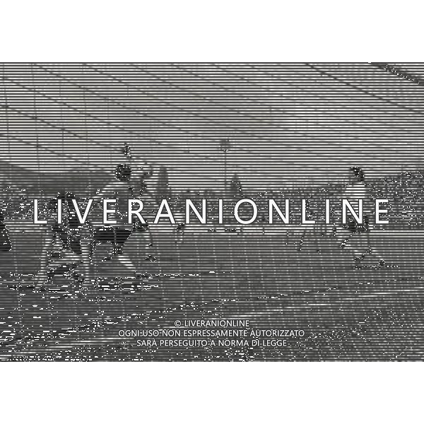 25-04-1982 VARESE CAMPIONATO DI CALCIO SERIE B VARESE PALERMO 3-1 NELLA FOTO GOAL VINCENZO DI GIOVANNI AG ALDO LIVERANI SAS
