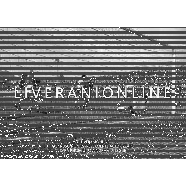 25-04-1982 VARESE CAMPIONATO DI CALCIO SERIE B VARESE PALERMO 3-1 NELLA FOTO GOAL VINCENZO DI GIOVANNI AG ALDO LIVERANI SAS