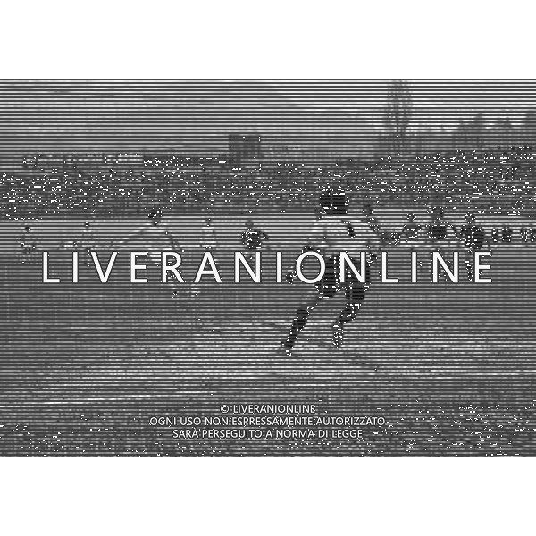 08-03-1981 VARESE CAMPIONATO DI CALCIO SERIE B VARESE LAZIO 3-2 NELLA FOTO RIGORE GIUSEPPE GRECO AG ALDO LIVERANI SAS