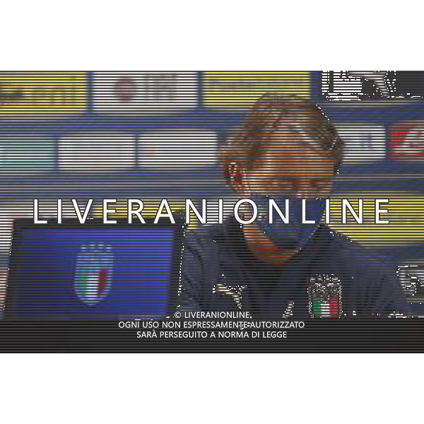COVERCIANO 30/08/2020 Ritiro della Nazionale Italiana di calcio - nella foto: Il CT della nazionale Roberto Mancini in conferenza stampa con la mascherina ©Claudio Zamagni/Agenzia Aldo Liverani