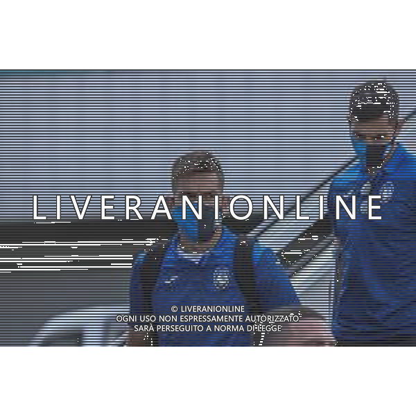 LISBON, PORTUGAL - AUGUST 10: Atalanta BC midfielder Marten De Roon arrives in Lisbon with the Atalanta team for the Champions League Quarter Finals at Humberto Delgado Airport on August 10, 2020 in Lisbon, Portugal. (Photo by Carlos Rodrigues - UEFA/UEFA via Getty Images) AG ALDO LIVERANI SAS