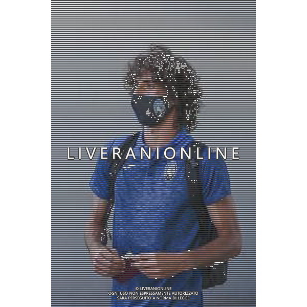 LISBON, PORTUGAL - AUGUST 10: Atalanta BC midfielder Alessandro Cortinovis arrives in Lisbon with the Atalanta team for the Champions League Quarter Finals at Humberto Delgado Airport on August 10, 2020 in Lisbon, Portugal. (Photo by Carlos Rodrigues - UEFA/UEFA via Getty Images) AG ALDO LIVERANI SAS