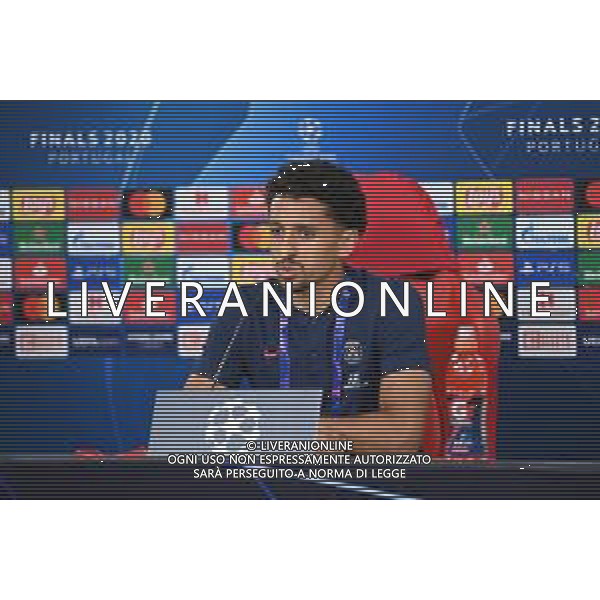 LISBON, PORTUGAL - AUGUST 11: In this UEFA Handout picture Marquinhos of PSG speaks to the media during the PSG Press Conference ahead of the UEFA Champions League Quarter Final match between Atalanta and PSG at Estadio do Sport Lisboa e Benfica on August 11, 2020 in Lisbon, Portugal. (Photo by UEFA - Handout/UEFA via Getty Images) AG ALDO LIVERANI SAS