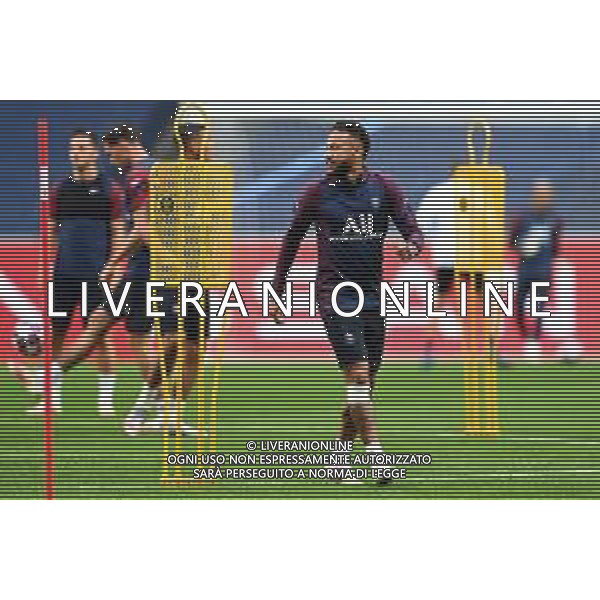 LISBON, PORTUGAL - AUGUST 11: Neymar of PSG looks on during the PSG Training Session ahead of the UEFA Champions League Quarter Final match between Atalanta and PSG at Estadio do Sport Lisboa e Benfica on August 11, 2020 in Lisbon, Portugal. (Photo by Michael Regan - UEFA/UEFA via Getty Images) AG ALDO LIVERANI SAS