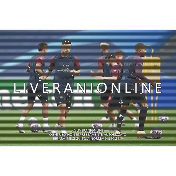 LISBON, PORTUGAL - AUGUST 11: Mauro Icardi runs with the ball during the PSG Training Session ahead of the UEFA Champions League Quarter Final match between Atalanta and PSG at Estadio do Sport Lisboa e Benfica on August 11, 2020 in Lisbon, Portugal. (Photo by Michael Regan - UEFA/UEFA via Getty Images) AG ALDO LIVERANI SAS
