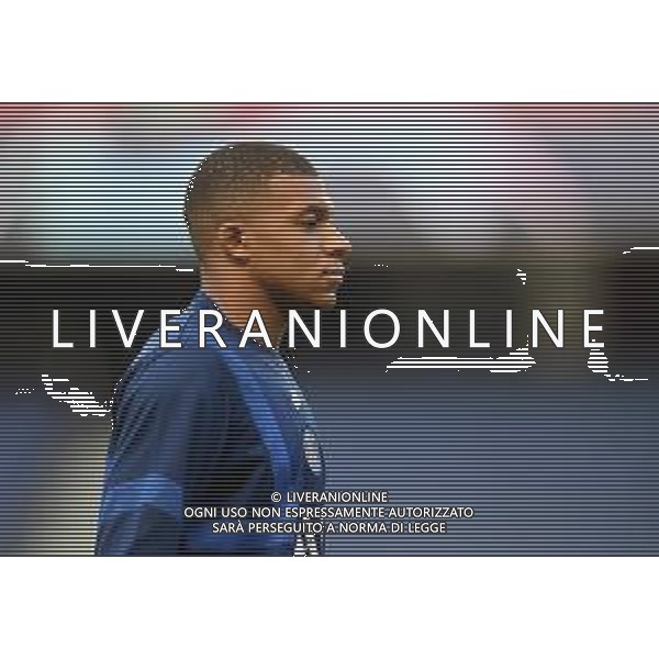 LISBON, PORTUGAL - AUGUST 12: Kylian Mbappe of Paris Saint-Germain looks on prior to the UEFA Champions League Quarter Final match between Atalanta and Paris Saint-Germain at Estadio do Sport Lisboa e Benfica on August 12, 2020 in Lisbon, Portugal. (Photo by Michael Regan - UEFA/UEFA via Getty Images) AG ALDO LIVERANI SAS