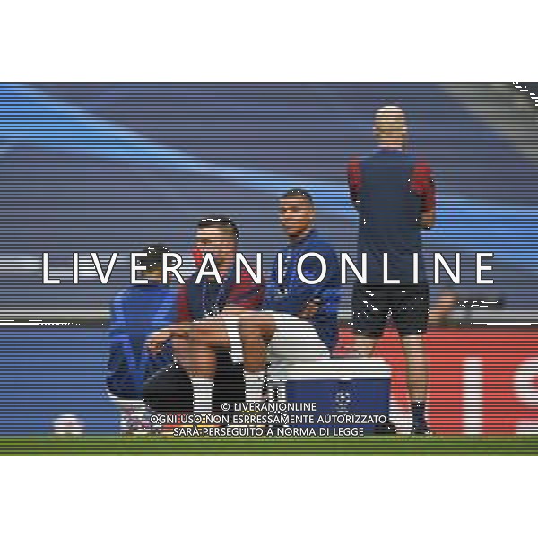 LISBON, PORTUGAL - AUGUST 12: Kylian Mbappe of Paris Saint-Germain looks on prior to the UEFA Champions League Quarter Final match between Atalanta and Paris Saint-Germain at Estadio do Sport Lisboa e Benfica on August 12, 2020 in Lisbon, Portugal. (Photo by Michael Regan - UEFA/UEFA via Getty Images) AG ALDO LIVERANI SAS