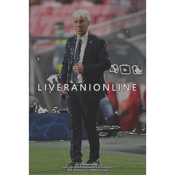 LISBON, PORTUGAL - AUGUST 12: Gian Piero Gasperini, Manager of Atalanta looks on during the UEFA Champions League Quarter Final match between Atalanta and Paris Saint-Germain at Estadio do Sport Lisboa e Benfica on August 12, 2020 in Lisbon, Portugal. (Photo by Michael Regan - UEFA/UEFA via Getty Images) AG ALDO LIVERANI SAS