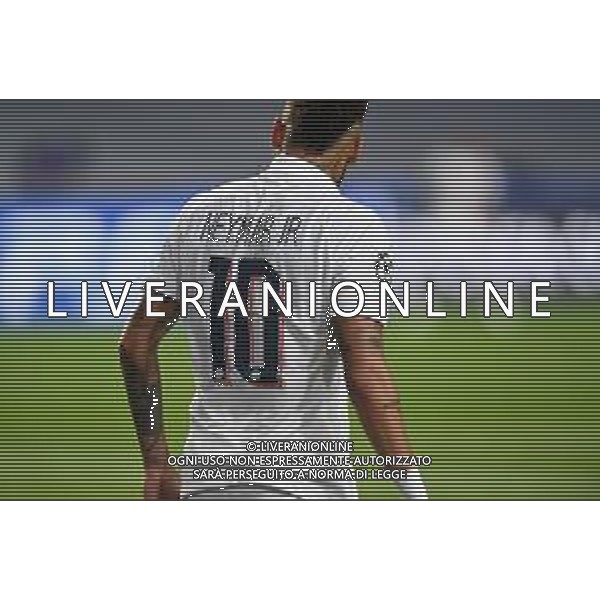 LISBON, PORTUGAL - AUGUST 12: Neymar of Paris Saint-Germain looks on during the UEFA Champions League Quarter Final match between Atalanta and Paris Saint-Germain at Estadio do Sport Lisboa e Benfica on August 12, 2020 in Lisbon, Portugal. (Photo by Michael Regan - UEFA/UEFA via Getty Images) AG ALDO LIVERANI SAS