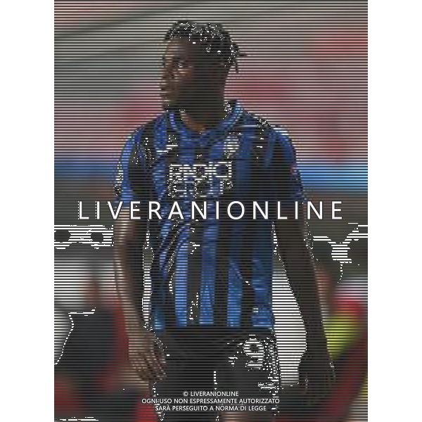 LISBON, PORTUGAL - AUGUST 12: Duvan Zapata of Atalanta looks on during the UEFA Champions League Quarter Final match between Atalanta and Paris Saint-Germain at Estadio do Sport Lisboa e Benfica on August 12, 2020 in Lisbon, Portugal. (Photo by Michael Regan - UEFA/UEFA via Getty Images) AG ALDO LIVERANI SAS