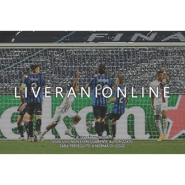 LISBON, PORTUGAL - AUGUST 12: Marquinhos of Paris Saint-Germain scores his team\'s first goal during the UEFA Champions League Quarter Final match between Atalanta and Paris Saint-Germain at Estadio do Sport Lisboa e Benfica on August 12, 2020 in Lisbon, Portugal. (Photo by Michael Regan - UEFA/UEFA via Getty Images) AG ALDO LIVERANI SAS