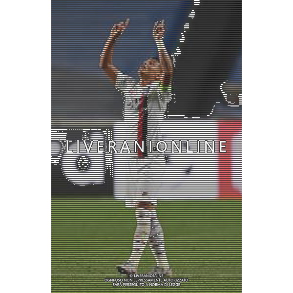 LISBON, PORTUGAL - AUGUST 12: Thiago Silva of Paris Saint-Germain celebrates his teams second goal during the UEFA Champions League Quarter Final match between Atalanta and Paris Saint-Germain at Estadio do Sport Lisboa e Benfica on August 12, 2020 in Lisbon, Portugal. (Photo by Michael Regan - UEFA/UEFA via Getty Images) AG ALDO LIVERANI SAS