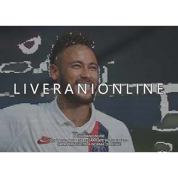 LISBON, PORTUGAL - AUGUST 12: Neymar of Paris Saint-Germain smiles after the UEFA Champions League Quarter Final match between Atalanta and Paris Saint-Germain at Estadio do Sport Lisboa e Benfica on August 12, 2020 in Lisbon, Portugal. (Photo by Michael Regan - UEFA/UEFA via Getty Images) AG ALDO LIVERANI SAS
