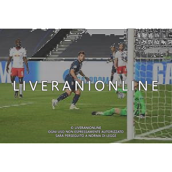 LISBON, PORTUGAL - AUGUST 18: Juan Bernat of Paris Saint-Germain scores his team\'s third goal during the UEFA Champions League Semi Final match between RB Leipzig and Paris Saint-Germain F.C at Estadio do Sport Lisboa e Benfica on August 18, 2020 in Lisbon, Portugal. (Photo by Michael Regan - UEFA/UEFA via Getty Images) AG ALDO LIVERANI SAS
