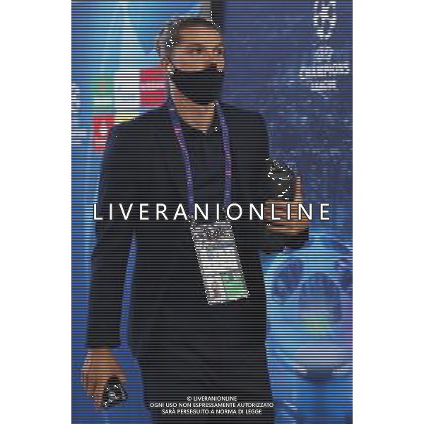 LISBON, PORTUGAL - AUGUST 18: Marcel Sabitzer of RB Leipzig arrives at the stadium prior to the UEFA Champions League Semi Final match between RB Leipzig and Paris Saint-Germain F.C at Estadio do Sport Lisboa e Benfica on August 18, 2020 in Lisbon, Portugal. (Photo by Julian Finney - UEFA/UEFA via Getty Images) AG ALDO LIVERANI SAS