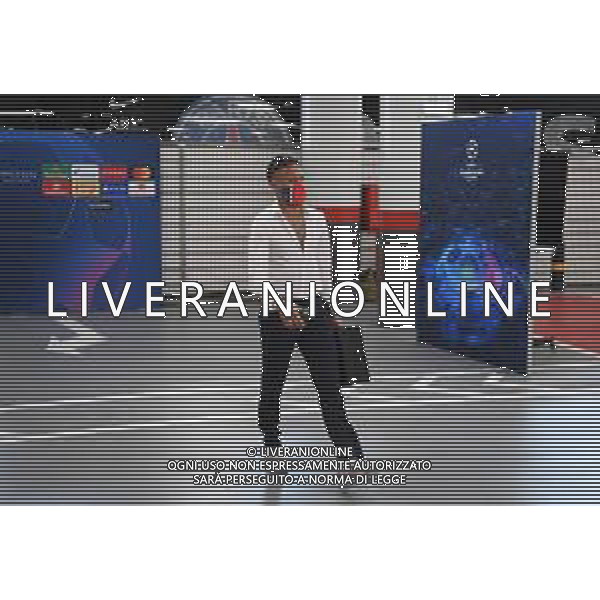 LISBON, PORTUGAL - AUGUST 18: Neymar of Paris Saint-Germain arrives at the stadium prior to the UEFA Champions League Semi Final match between RB Leipzig and Paris Saint-Germain F.C at Estadio do Sport Lisboa e Benfica on August 18, 2020 in Lisbon, Portugal. (Photo by Michael Regan - UEFA/UEFA via Getty Images) AG ALDO LIVERANI SAS