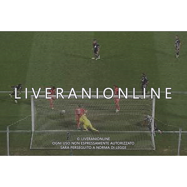 LISBON, PORTUGAL - AUGUST 19: Serge Gnabry of Bayern Munich scores his team\'s second goal during the UEFA Champions League Semi Final match between Olympique Lyonnais and Bayern Munich at Estadio Jose Alvalade on August 19, 2020 in Lisbon, Portugal. (Photo by Michael Regan - UEFA/UEFA via Getty Images) AG ALDO LIVERANI SAS