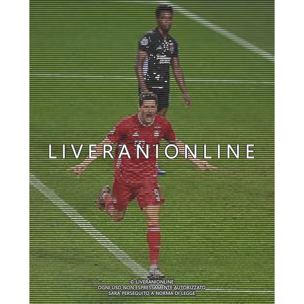 LISBON, PORTUGAL - AUGUST 19: Robert Lewandowski of Bayern Munich celebrates after scoring his team\'s third goal during the UEFA Champions League Semi Final match between Olympique Lyonnais and Bayern Munich at Estadio Jose Alvalade on August 19, 2020 in Lisbon, Portugal. (Photo by Michael Regan - UEFA/UEFA via Getty Images) AG ALDO LIVERANI SAS