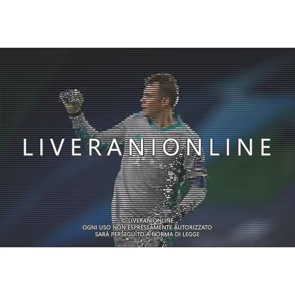 LISBON, PORTUGAL - AUGUST 19: Manuel Neuer of Bayern Munich celebrates after his teammate Serge Gnabry of Bayern Munich (not pictured) scored their sides second goal during the UEFA Champions League Semi Final match between Olympique Lyonnais and Bayern Munich at Estadio Jose Alvalade on August 19, 2020 in Lisbon, Portugal. (Photo by Julian Finney - UEFA/UEFA via Getty Images) AG ALDO LIVERANI SAS
