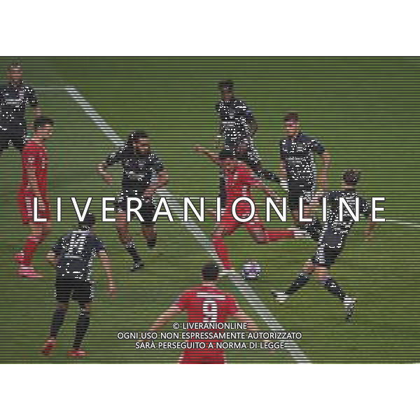 LISBON, PORTUGAL - AUGUST 19: Serge Gnabry of Bayern Munich scores his team\'s first goal during the UEFA Champions League Semi Final match between Olympique Lyonnais and Bayern Munich at Estadio Jose Alvalade on August 19, 2020 in Lisbon, Portugal. (Photo by Michael Regan - UEFA/UEFA via Getty Images) AG ALDO LIVERANI SAS