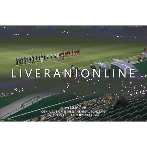 LISBON, PORTUGAL - AUGUST 19: A general view as players line up prior to the UEFA Champions League Semi Final match between Olympique Lyonnais and Bayern Munich at Estadio Jose Alvalade on August 19, 2020 in Lisbon, Portugal. (Photo by Michael Regan - UEFA/UEFA via Getty Images) AG ALDO LIVERANI SAS