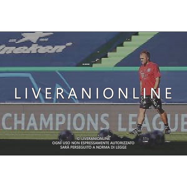 LISBON, PORTUGAL - AUGUST 18: Hans-Dieter Flick, Head Coach of Bayern Munich looks on during a training session ahead of their UEFA Champions League Semi Final match against Olympique Lyonnais at Estadio do Sport Lisboa e Benfica on August 18, 2020 in Lisbon, Portugal. (Photo by Carlos Rodrigues - UEFA/UEFA via Getty Images) AG ALDO LIVERANI SAS
