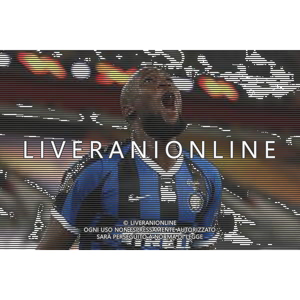 DUESSELDORF, GERMANY - AUGUST 17: Romelu Lukaku of Inter Milan celebrates after scoring his team\'s fifth goal during the UEFA Europa League Semi Final between Internazionale and Shakhtar Donetsk at Merkur Spiel-Arena on August 17, 2020 in Duesseldorf, Germany. (Photo by Alexander Hassenstein - UEFA/UEFA via Getty Images) AG ALDO LIVERANI SAS